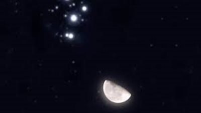 اقتران القمر مع نجم الثريا.. ظاهرة فلكية تُزين سماءنا غدًا 
