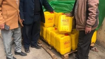 ضبط 6 أطنان سكر وزيت ومواد غذائية مجهولة المصدر داخل مصنع ببلبيس 