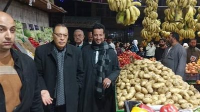 محافظ الشرقية يتفقد عددًا من الشوارع ويتابع حركة البيع والشراء بالمنافذ 