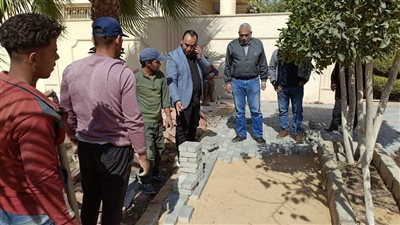 رئيس جهاز الشروق يتابع الأعمال الجارية بمشروع رفع كفاءة الطرق بحى النادى.. صور