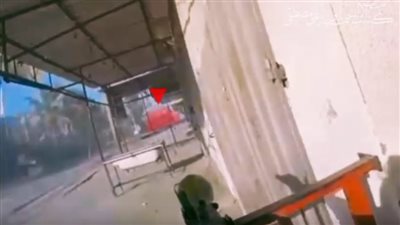 مشاهد لحظة استهداف دبابة ميركافا لجيش الاحتلال بقذيفة 