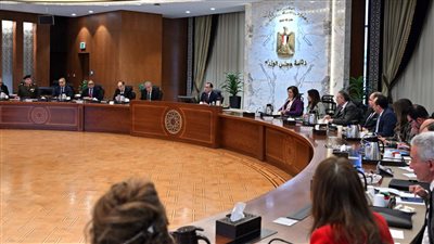 رئيس الوزراء يُتابع جهود توافر السلع واستعدادات معارض أهلًا رمضان .. صور