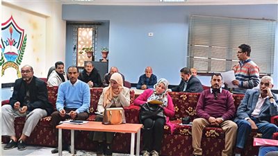 مدير تعليم نجع حمادي يشدد على تفعيل الغياب الإلكتروني 