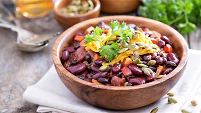 مفيدة لأولادك.. طريقة عمل سلطة الفاصوليا بزيت الزيتون