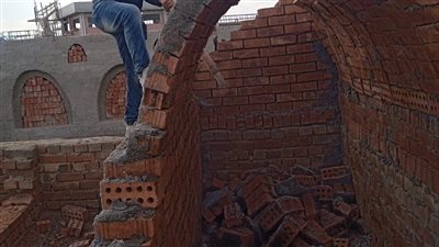 إزالة 3 مقابر  مخالفة في دمياط 