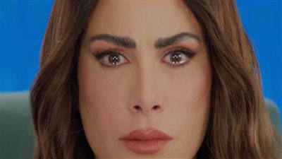 صبا مبارك تحبس مشاعرها وتختنق الدموع بعينيها لحظة وفاة والدتها فى 