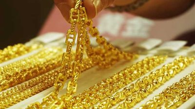 خبير اقتصادي يقارن بين الاستثمار في الذهب والبورصة (فيديو)