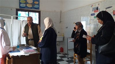وكيل صحة الفيوم يكافئ 9 ممرضات ومدير وحدة صحية بسنورس