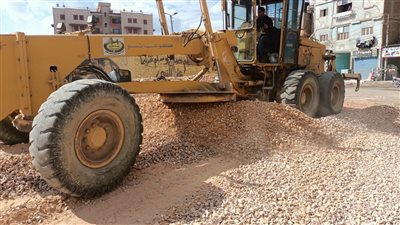 محافظ الغربية يتابع أعمال فرد طبقة السن بطريق السنطة البلد