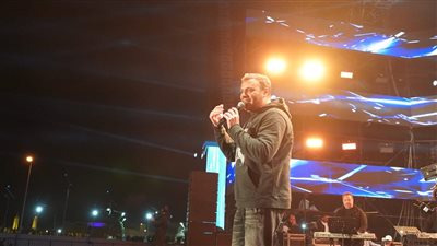 رامي صبري يتألق فى غناء 