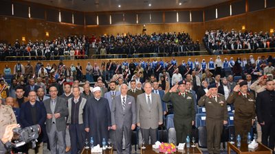 جامعة أسيوط: تسليم شهادات المعاملة التجنيدية لعدد من ذوي القدرات الخاصة
