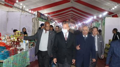 محافظ القليوبية يفتتح معرض 