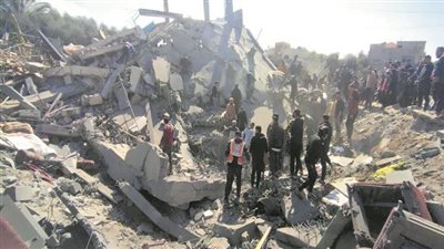 قوات الإرهاب الصهيونى تواصل حرق الفلسطينيين بغزة