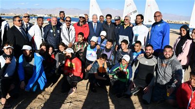 محافظ جنوب سيناء يتابع فعاليات بطولة الجمهورية الشتوية للشراع بشواطئ الطور