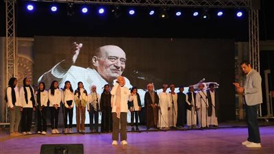 نائب محافظ أسوان ورئيس قصور الثقافة يشهدان ختام أسبوع 