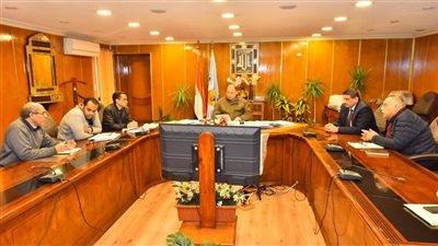 محافظ أسيوط يتابع تنفيذ الخطة الإستثمارية 2023- 2024 بالمراكز والأحياء
