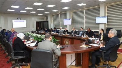 وزير العمل يترأس اجتماع اللجنة التشريعية المُختصة بإعداد مشروع قانون العمالة المنزلية