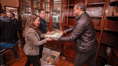 كريمة نجيب محفوظ تهدي مكتبتها الخاصة إلى مكتبة الإسكندرية