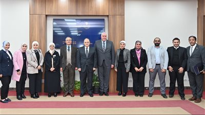 رئيس هيئة الدواء المصرية يستقبل وفد دستور الأدوية الأمريكي لبحث سبل التعاون 