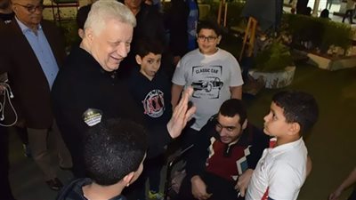 مرتضى منصور يعلن موافقة وزير الصحة على علاج لاعب الزمالك السابق 