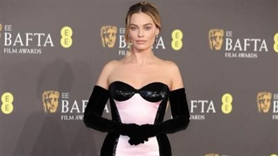 مارجوت روبي تخطف الأنظار بفستان أنيق في حفل البافتا 