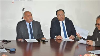 أبو هاشم يتفقد سير العمل بمستشفى سوهاج العام ويتابع أعمال التطوير الجارية