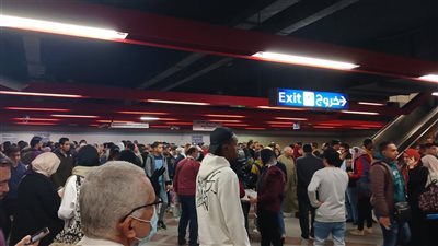 عطل فني يضرب الخط الثالث لمترو الأنفاق وتأخر حركة القطارات - صور  