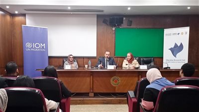 مساعد وزيرة الهجرة يستعرض جهود دعم المصريين بالخارج بكلية الاقتصاد والعلوم السياسية