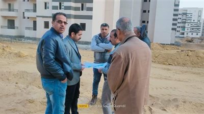 رئيس جهاز مدينة العبور يتفقد مشروع سكن لكل المصريين 