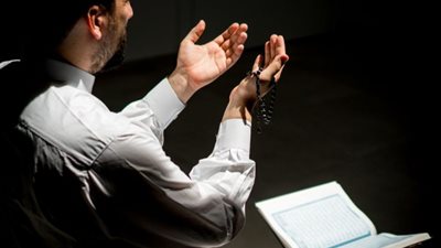 كيف يغفر الله لك ألف ذنب ويعطيك ألف حسنة؟