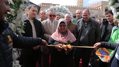 نور الدين يفتتح معرض