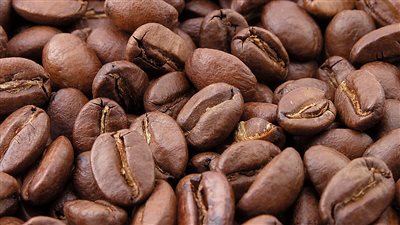 جنون الأسعار يضرب البن.. 900 جنيه للكيلو ورئيس القطاع يوضح السبب (فيديو)