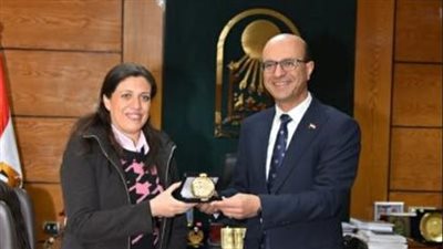 رئيس جامعة أسيوط يستقبل مسئولي مسابقة 