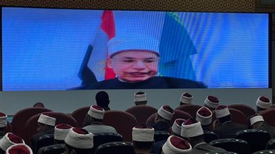 رئيس الجامعة المصرية بنور مبارك: قضية الحوار أساسية فى مسيرة الأديان