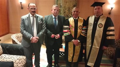 تكريم الدكتور ياسر عبدالله لحصوله على الدكتوراة بعنوان تسويق خدمات السكة الحديد ودورها في زيادة الموارد