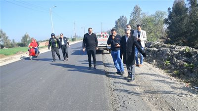 محافظ الغربية يتابع مشروعات الرصف والتطوير بمركز ومدينة زفتى 