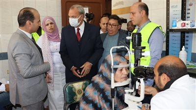 محافظ القليوبية يتفقد القافلة الطبية المجانية للرمد بقرية الشموت
