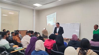 رئيس جامعة بني سويف التكنولوجية يتابع سير العملية التعليمية بواحة السيليكون