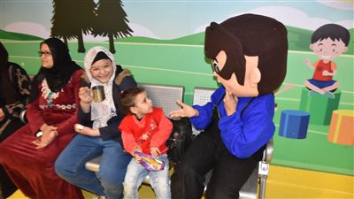 وفد كنيسة أسوان يزور أطفال مرضى السرطان فى الصعيد