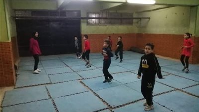 أنشطة رياضية وثقافية داخل مركز شباب منطى