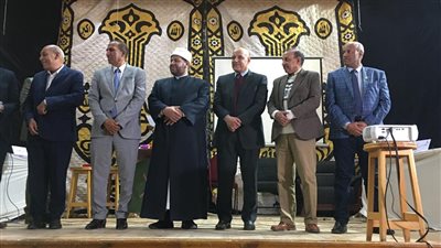 رئيس جامعة أسوان يشهد نهائي مسابقة عباقرة المدارس بقصر الثقافة