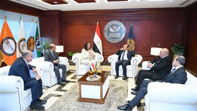 نائب محافظ البحيرة تلتقي رئيس هيئة الرقابة المالية بالقرية الذكية