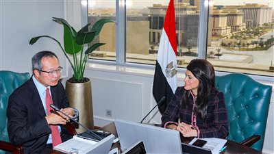 المشاط تبحث مع نائب رئيس مجموعة البنك الدولي مشروعات منصة «نُوَفِّــي»