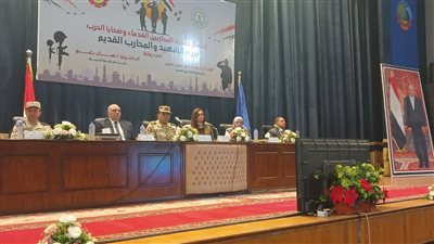 نائب محافظ البحيرة ومدير جمعية المحاربين القدماء يكرمان أسر الشهداء 