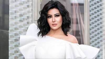 سمية الخشاب تهوس جمهورها بإطلالة جريئة من كواليس بـ100 راجل (صور)