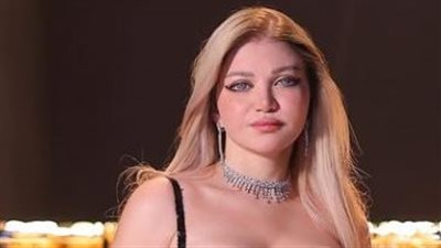 ياسمين الخطيب تطل بالكورسية الناعم