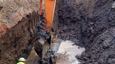 إصلاح كسر ماسورة مياه قطر 400 مم بصان الحجر 