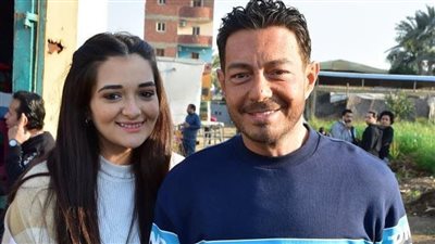 كلاكيت رابع مرة.. ملك أحمد زاهر تجتمع بوالدها فى مسلسل 