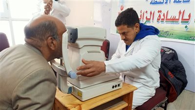 العيون الدولى تناظر 300 حالة من العاملين بتعليم قوص وأسرهم