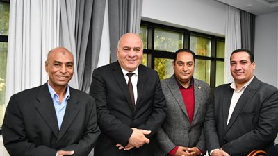 محافظ قنا يلتقي اللجنة النقابية للصحفيين 